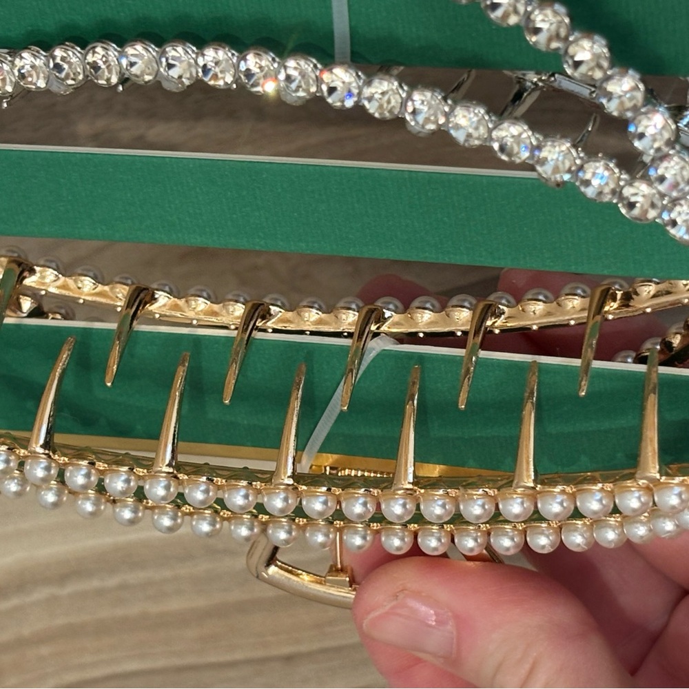 NWT Sunday State Pearl and Crystal Hair Claw Clips - Picture 3 of 5